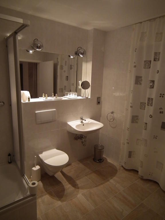 Hotel Cafe Del Maar Schalkenmehren Room photo